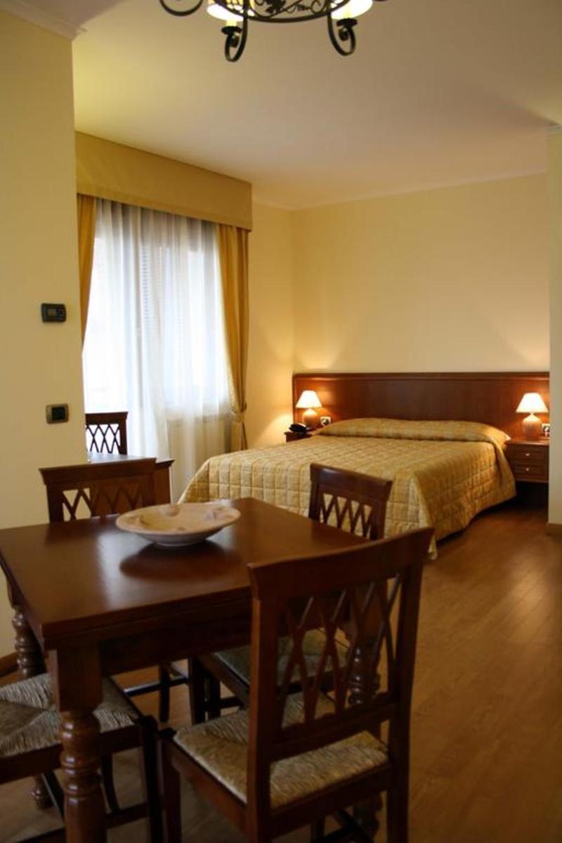 Altea Suites Pomezia Kültér fotó