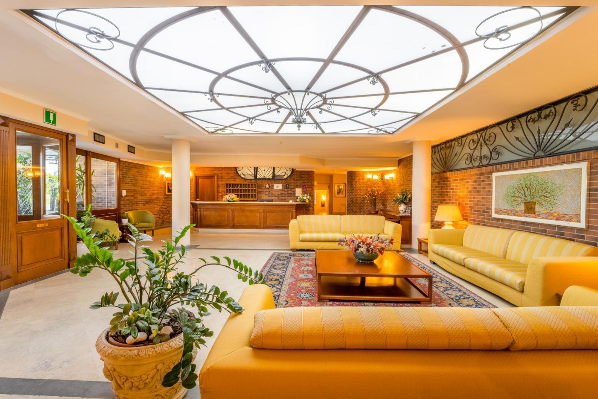 Altea Suites Pomezia Kültér fotó