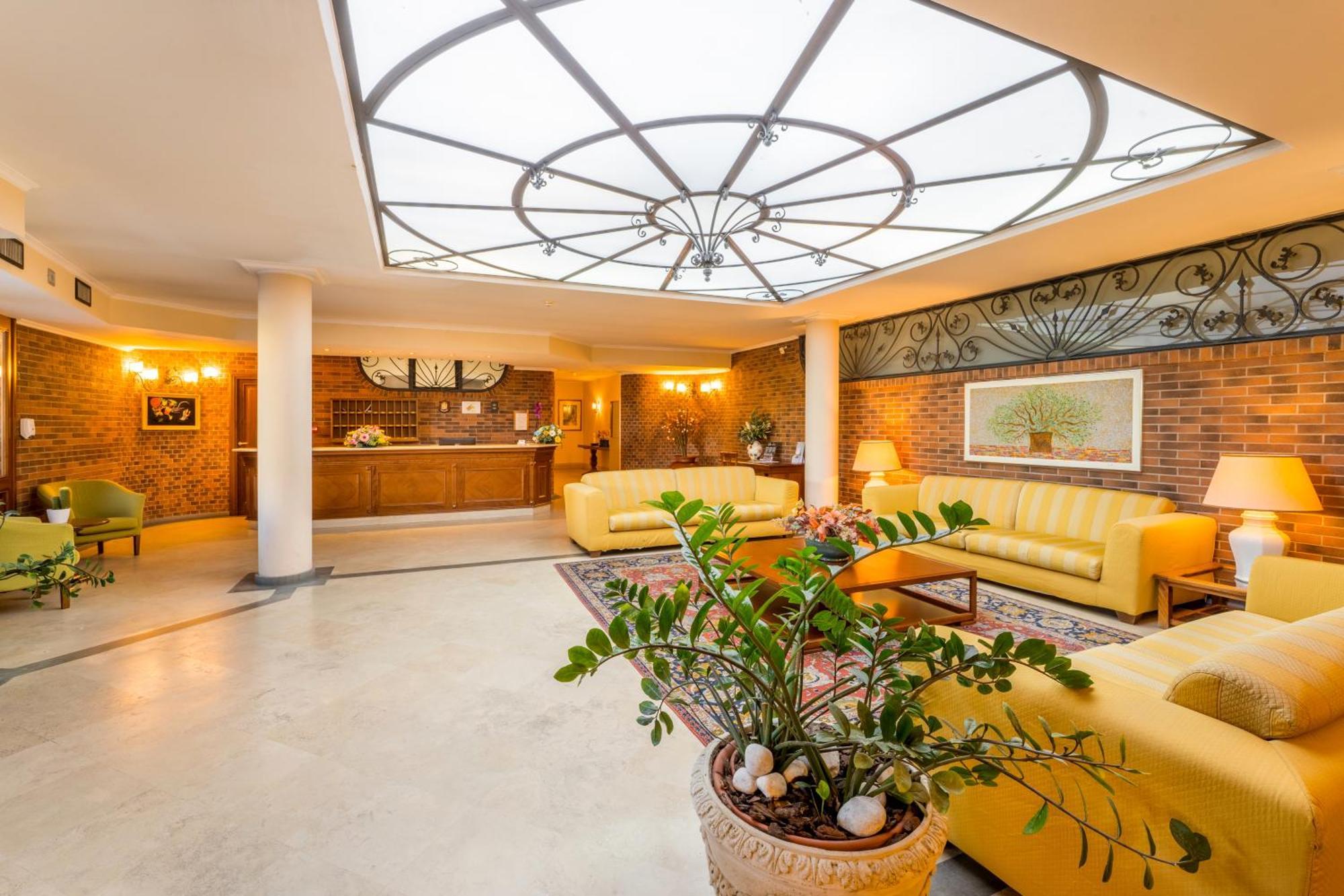 Altea Suites Pomezia Kültér fotó