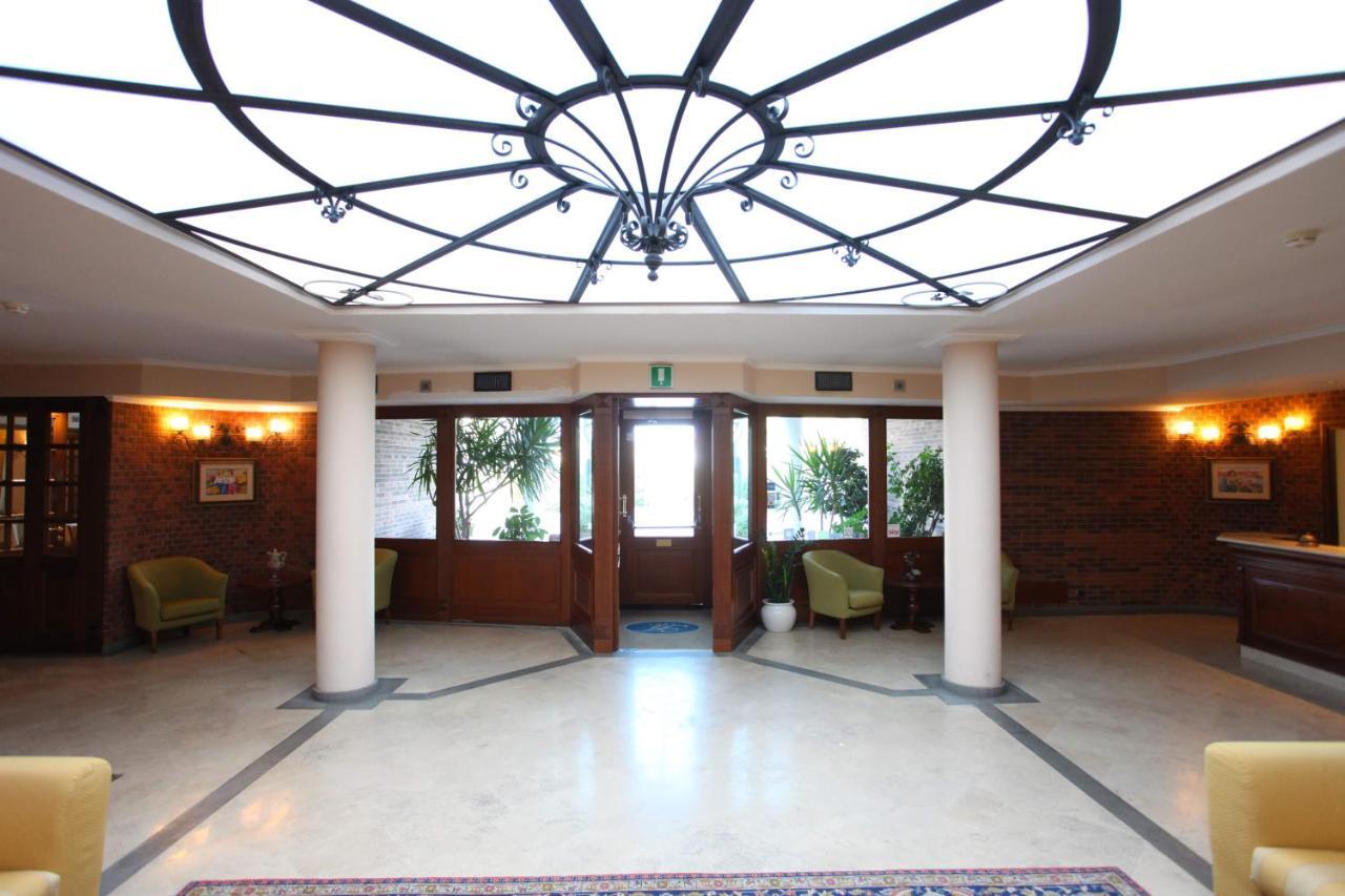Altea Suites Pomezia Kültér fotó