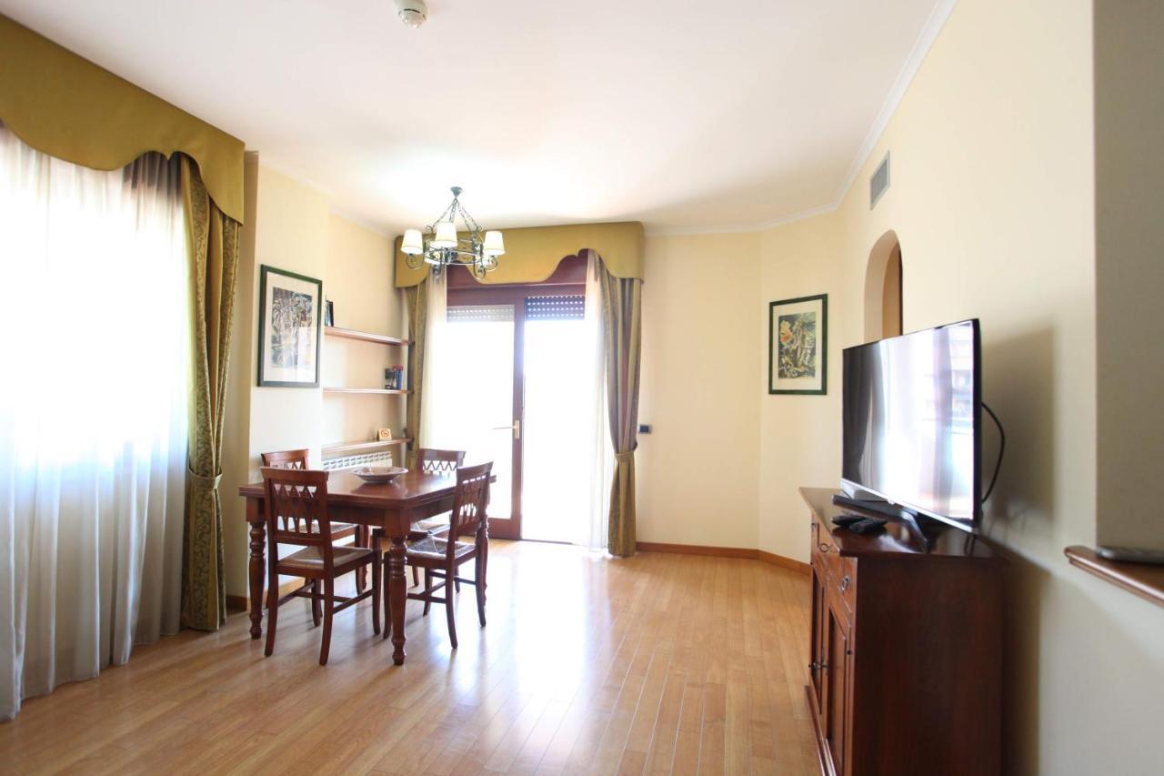Altea Suites Pomezia Kültér fotó